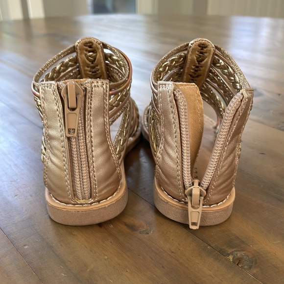 Kelly & Katie “Lil Maddy” Rose Gold Sandals 8T - Picture 6 of 10